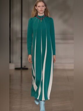 Valentino Teal Maxi Dress with Cream Panels Fashion Show
Fall2017